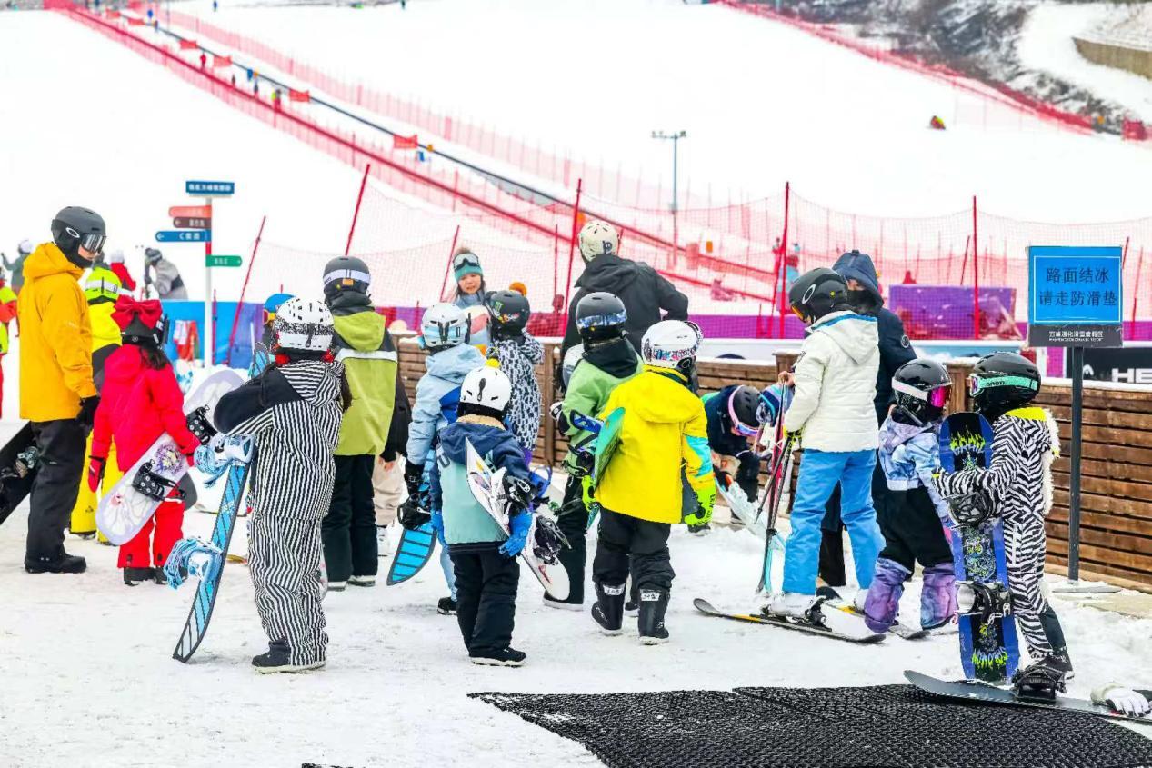 乐鱼电脑版官网-看“冰雪顶流”吉林如何玩转“以赛促游”