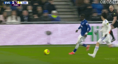 乐鱼电脑版官网-埃弗顿1-1利兹联，巴里破门，贾斯廷建功