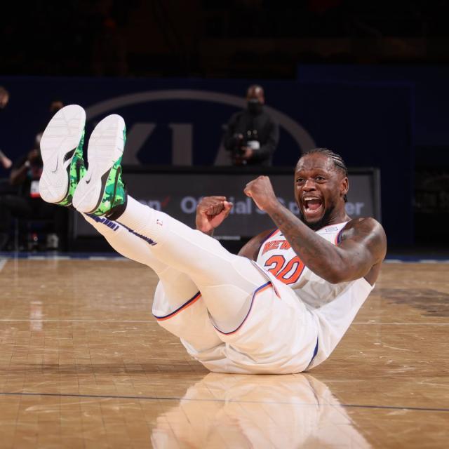 leyu.com-没有后卫怎么办？兰德尔大号三双 一人扛起前后场